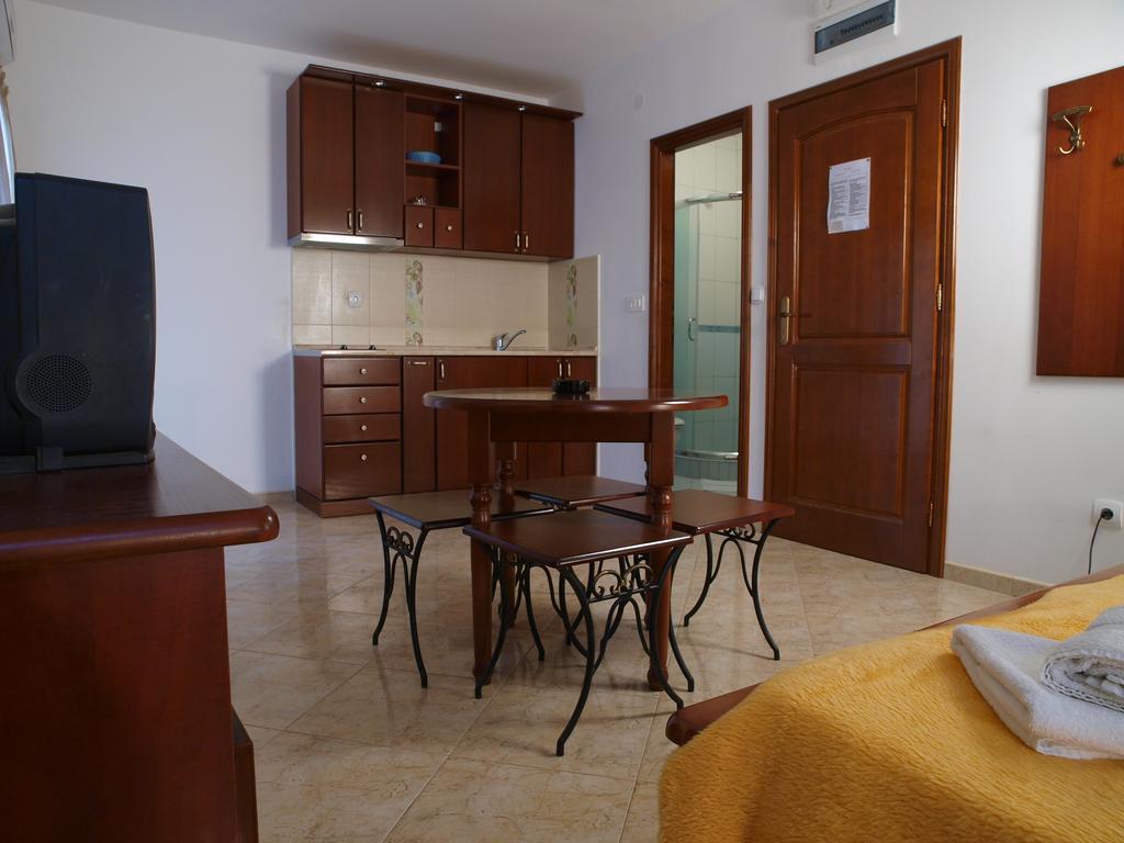 Apartments Obala Dragovic Petrovac 部屋 写真