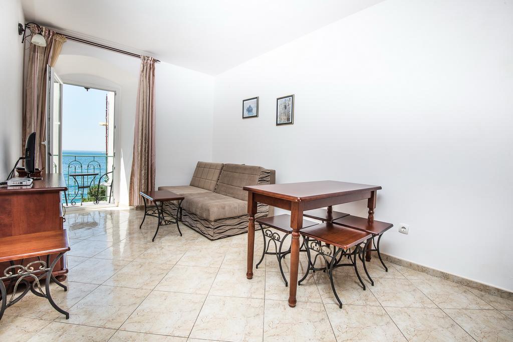 Apartments Obala Dragovic Petrovac エクステリア 写真